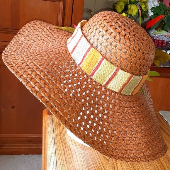 GROOVY GLAM Autumn Floral Church Wide Brim Straw Hat main image 4